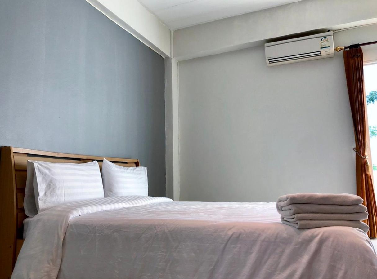 Uh Hostel Bangsaen Eksteriør billede